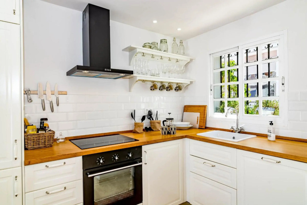 AP165 - Contemporary Scandinavian Style Apartment