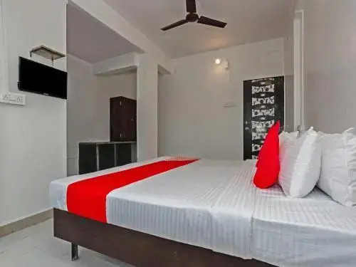 Shubham Lodging And Boarding By  OYO Rooms