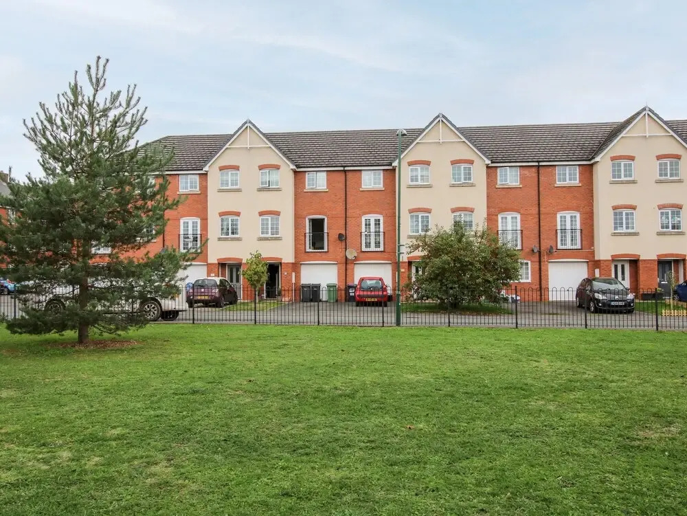 30 Poplar Close