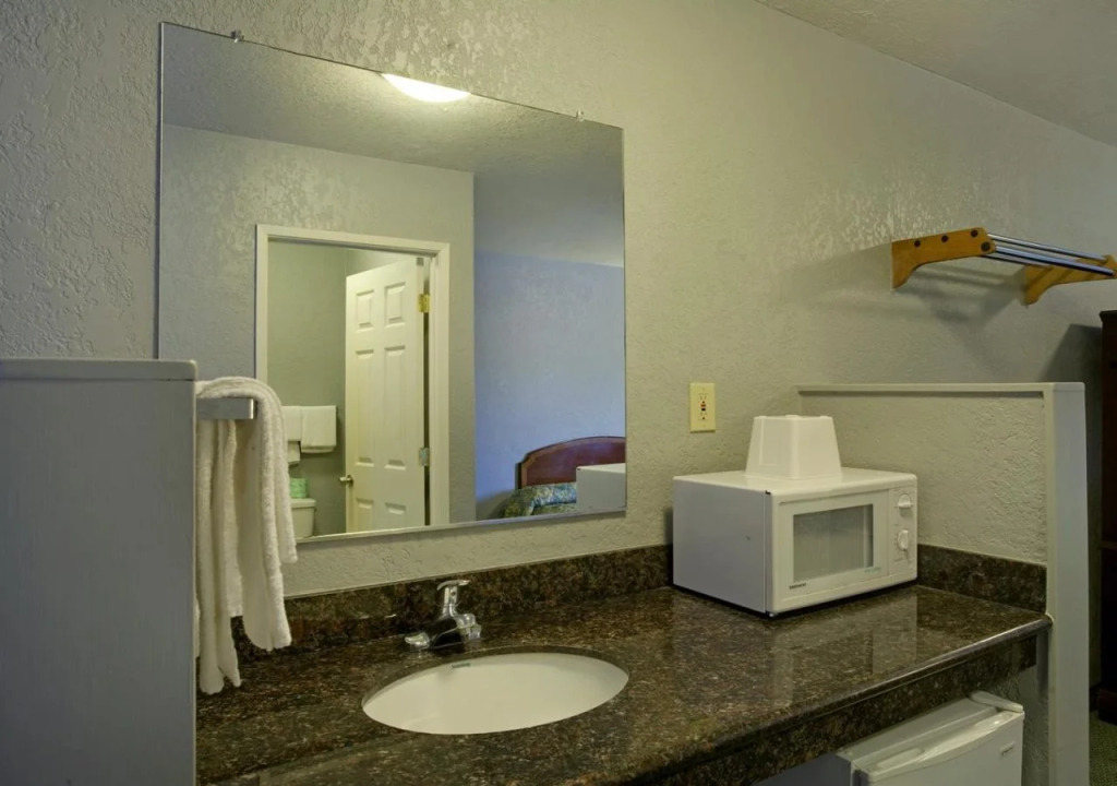 Sealamp Inn