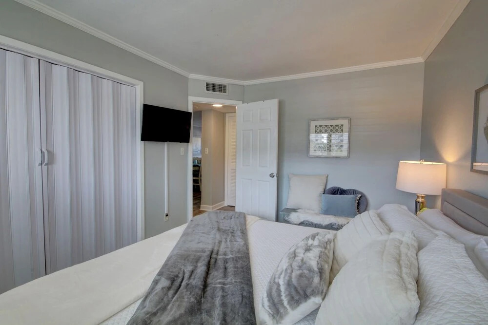 528 El Matador 2 Bedroom Condo by RedAwning