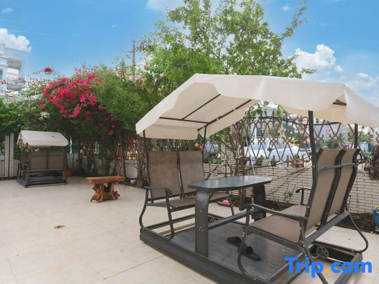 Haiyun Holiday Villa (Beihai International Passenger Port Qiaogang Style Street Store)