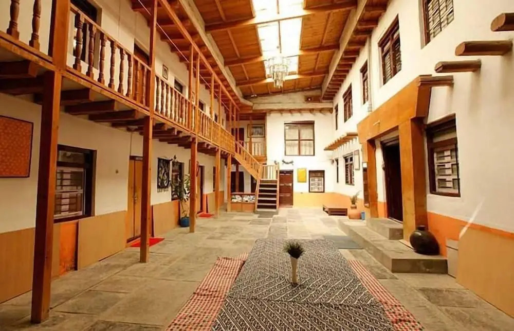 Hotel Om's Home
