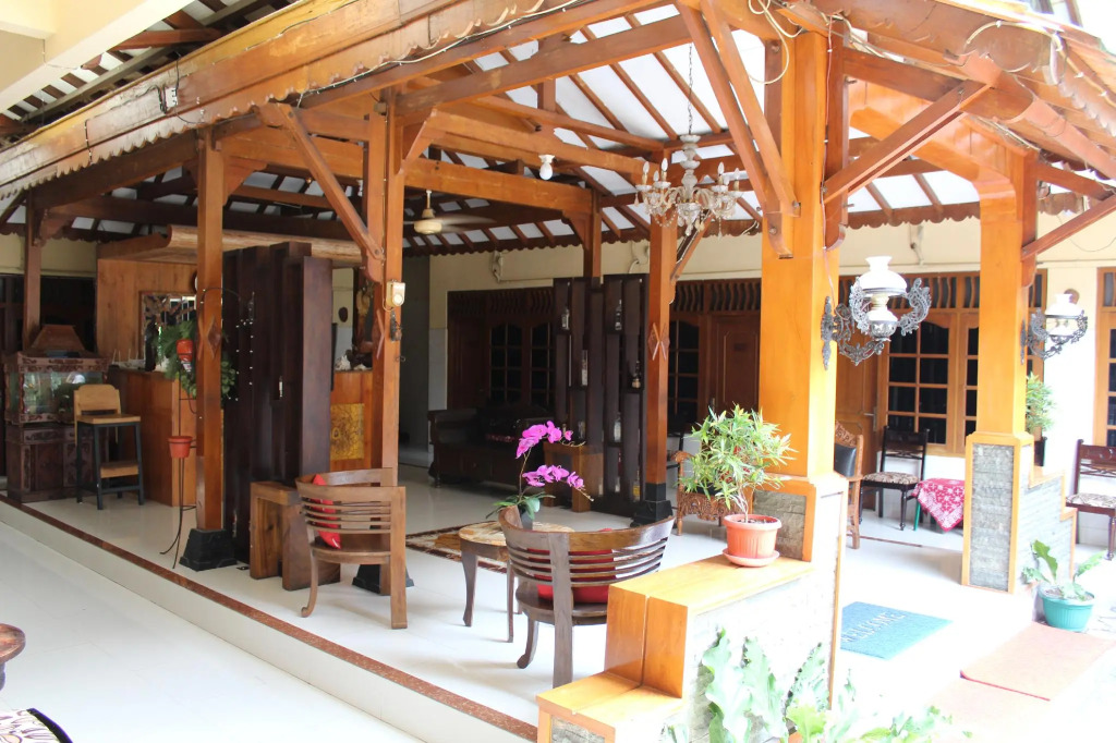 Puspo Nugroho Hotel