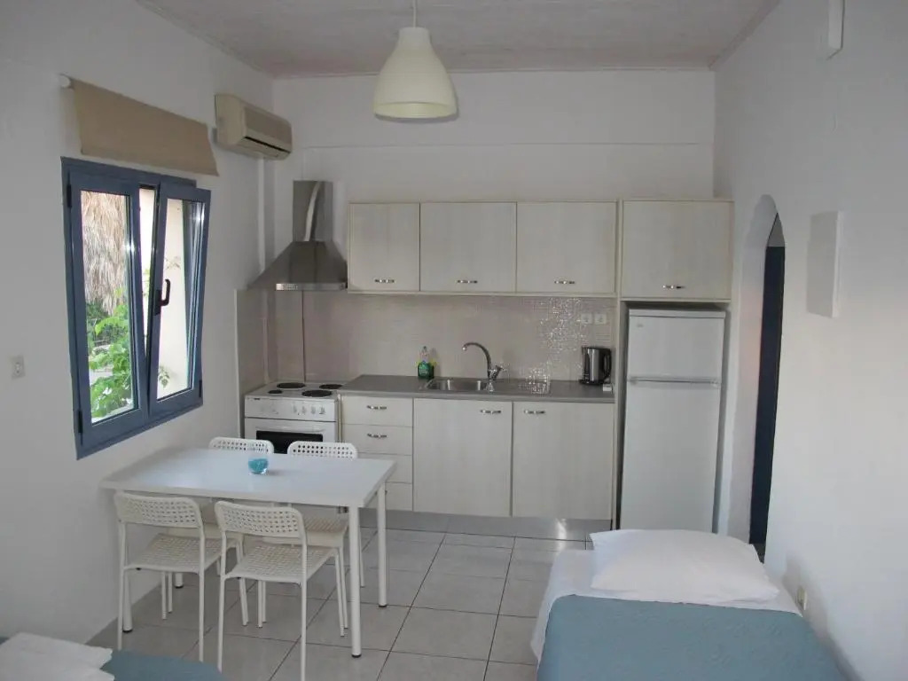 Nikolas Apartments