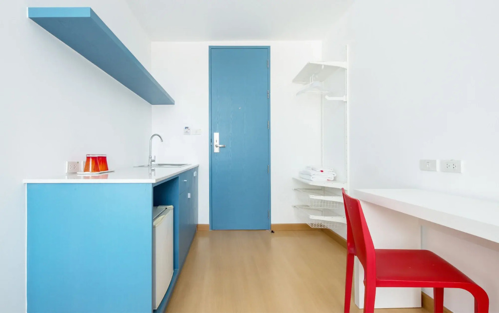 128 room and massage