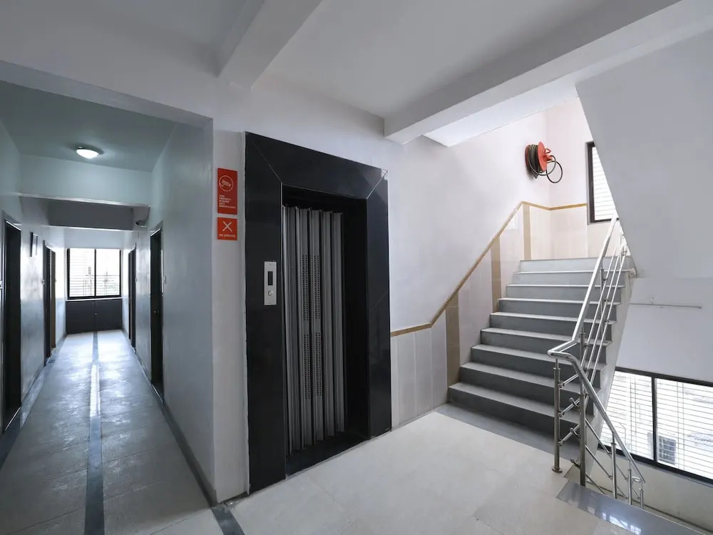 OYO 12810 Hotel Iris