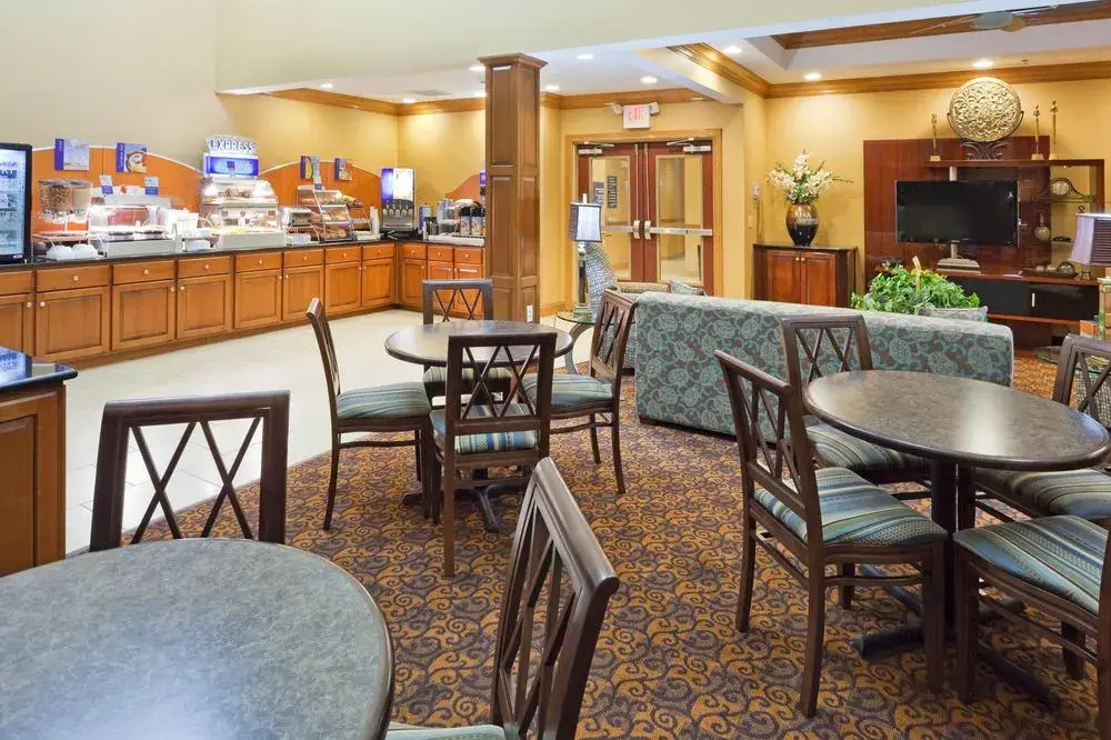 Holiday Inn Express Hotel & Suites Somerset Central by IHG