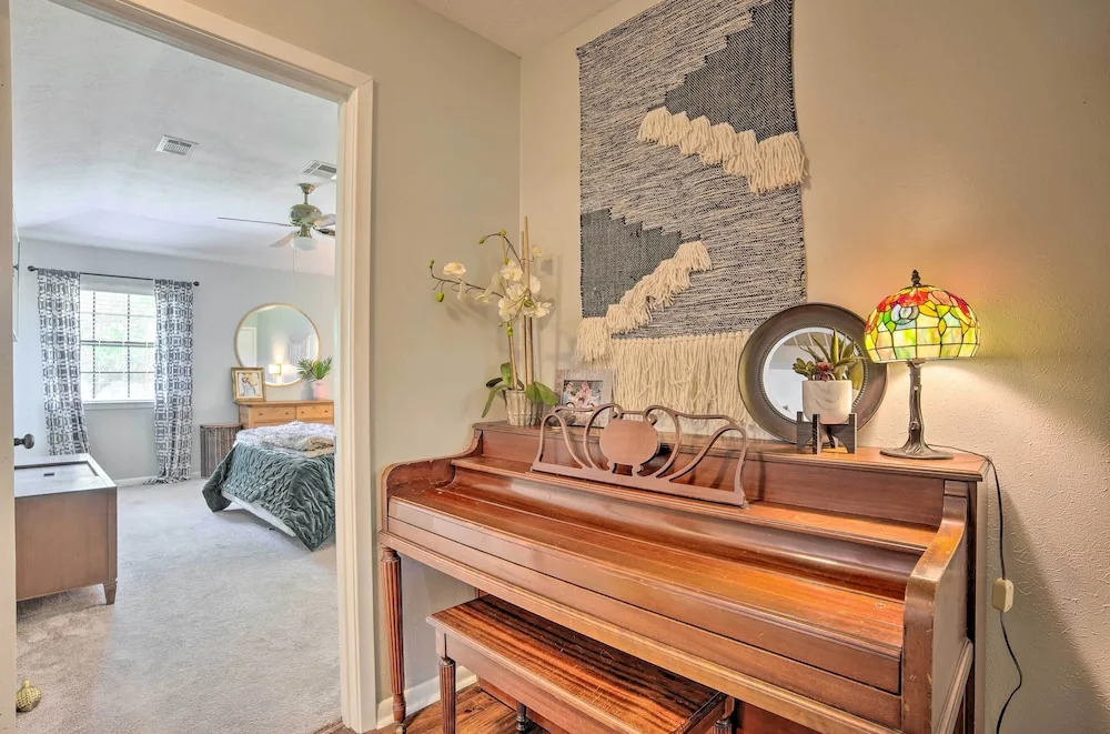 Pet-friendly Bryan Home < 5 Mi to Texas A & M!