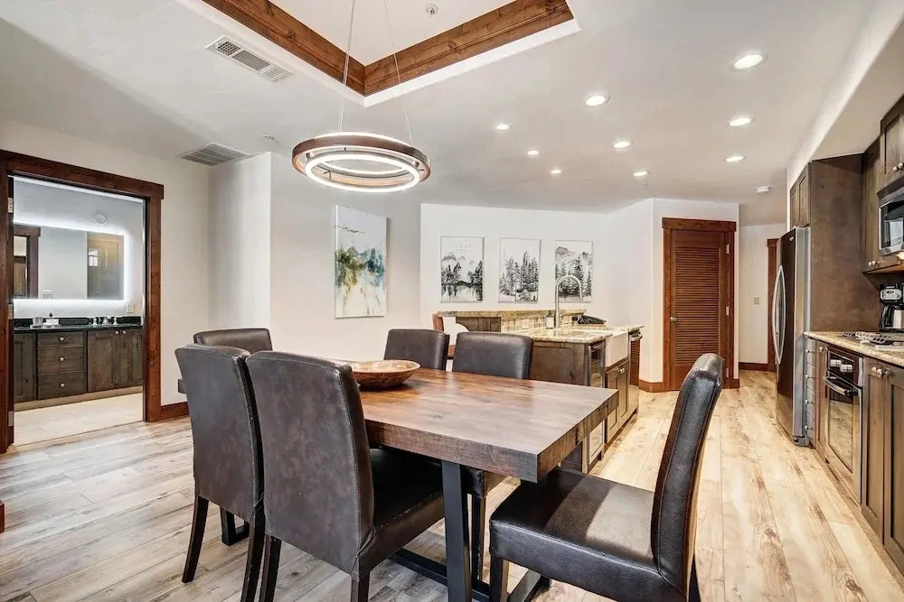 Luxury 2 Bedroom Condo with Mountain View 2 Condo
