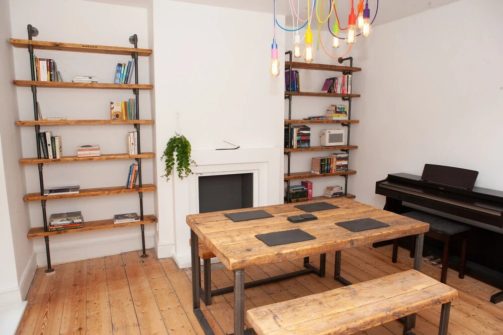 Charming 1 Bedroom House Close to City Centre