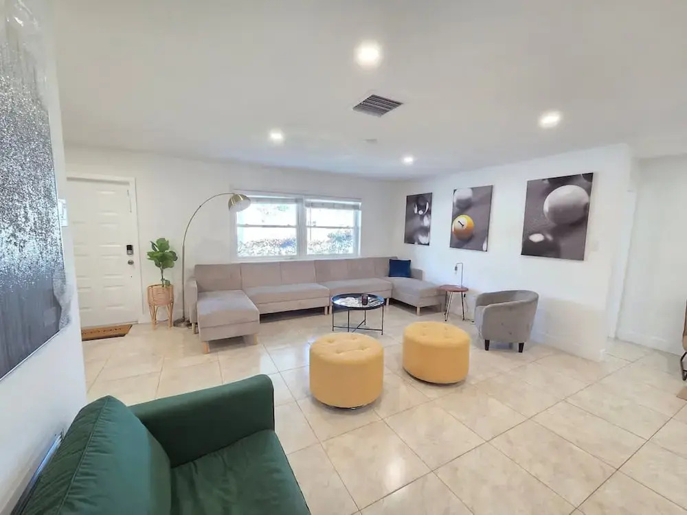 Modern Home in Hallandale Beach