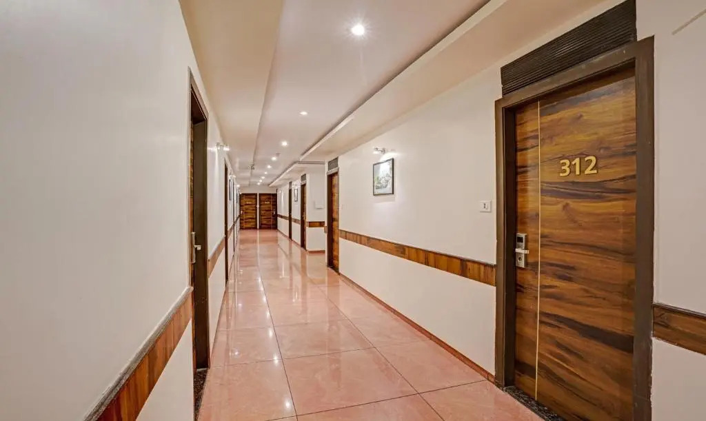 Itsy By Treebo - Bkc Mannat