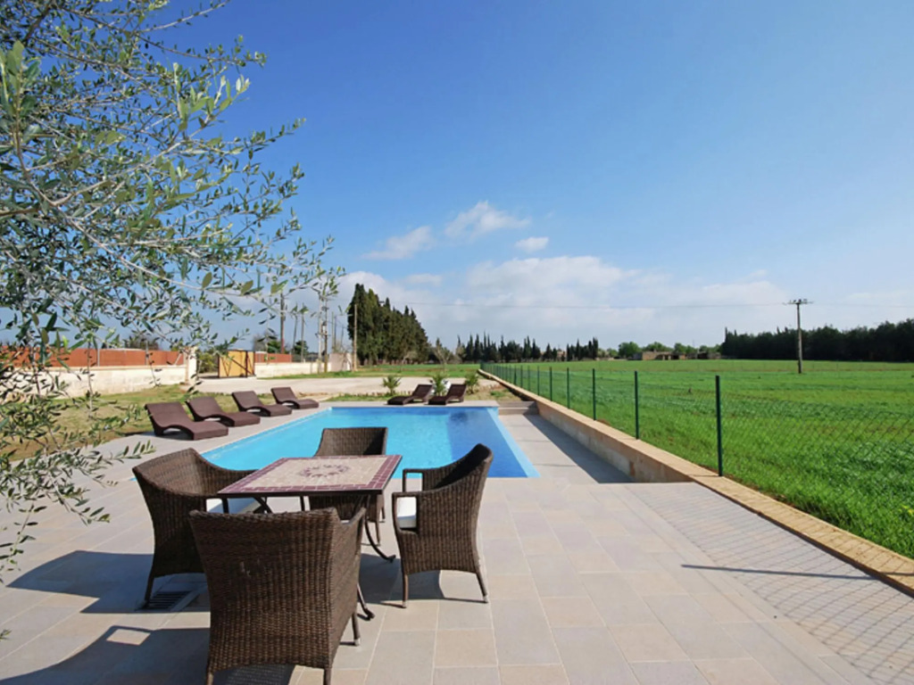 Modern Holiday Home With Private Swimming Pool