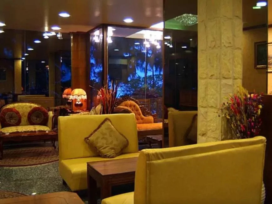 Loona Hotel