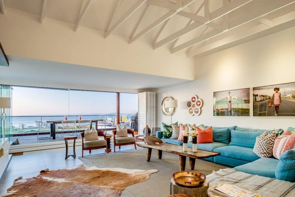 Spacious Penthouse Apartment With Breathtaking Views 3 Degrees North