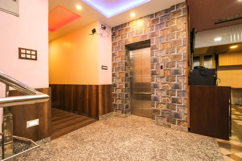 King Castle Mcleodganj-centrally heated and air cooled- Near MALL Road