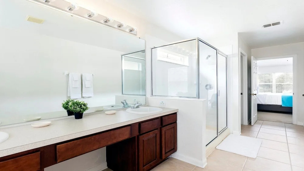 Cozy 6br Home w/ Private Pool Spa in Windsor Hills