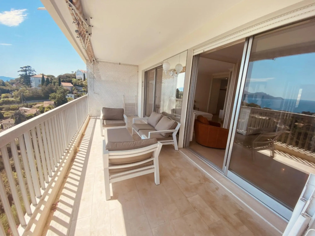 Large Light and Modern 2 Bedroomed Apartment in Cannes With Sea Views Pool and Lovely Terrace - 1503
