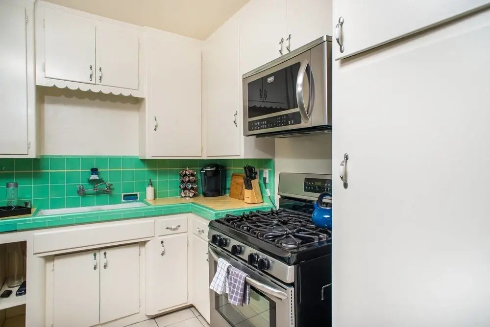 Stylish 2br/1ba in the Heart of PB by Domio
