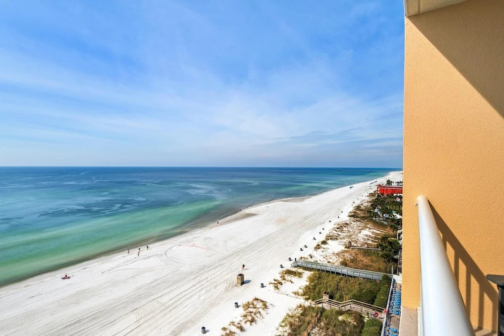 Majestic Beach Towers 1-1006