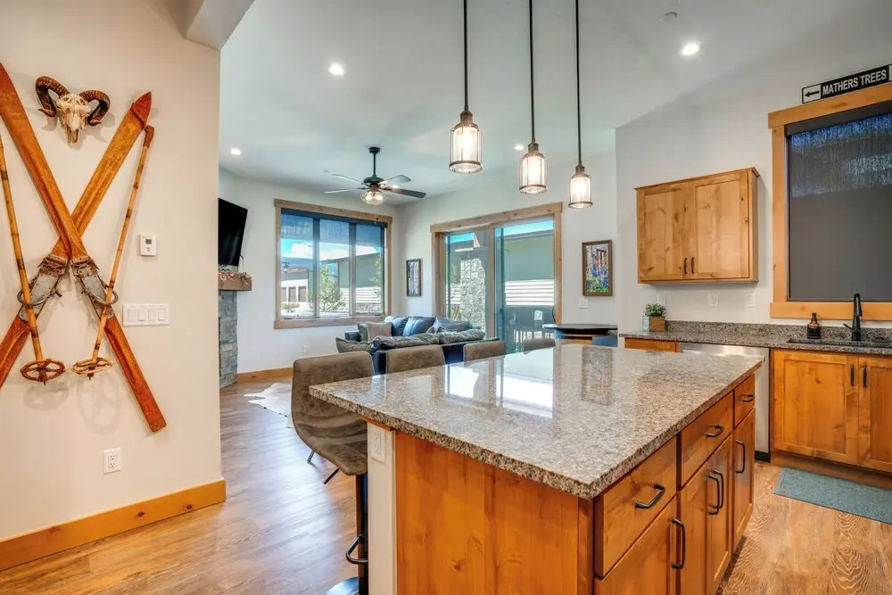 Fraser Adventure Base! Condo Near Hiking & River