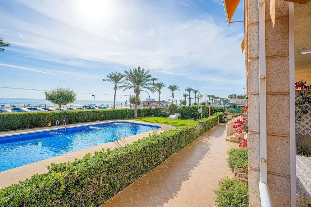 Delightful Apartment in El Campello with Swimming Pool near Sea Beach