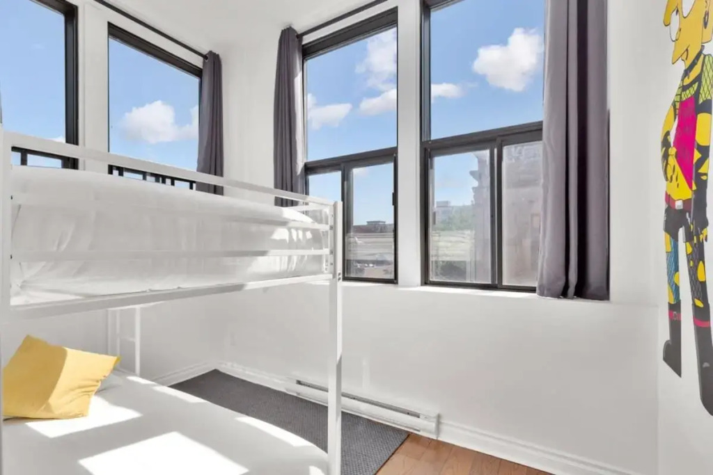 M11 The Simpsons Suite 3BR in The Heart of MTL