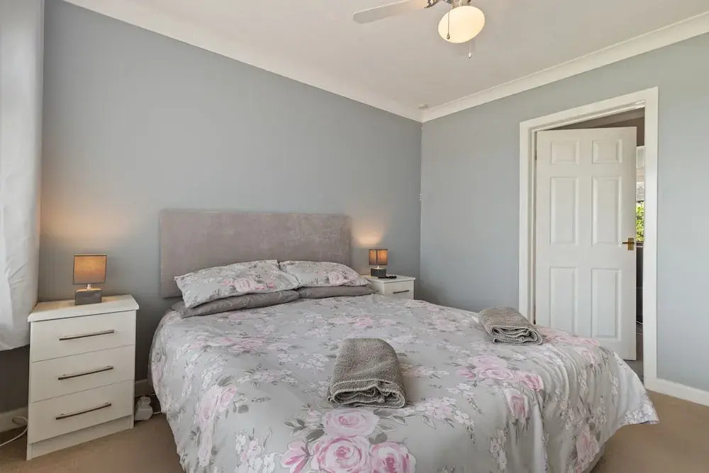 Roslen - Lovely Bungalow Near Beach and Village