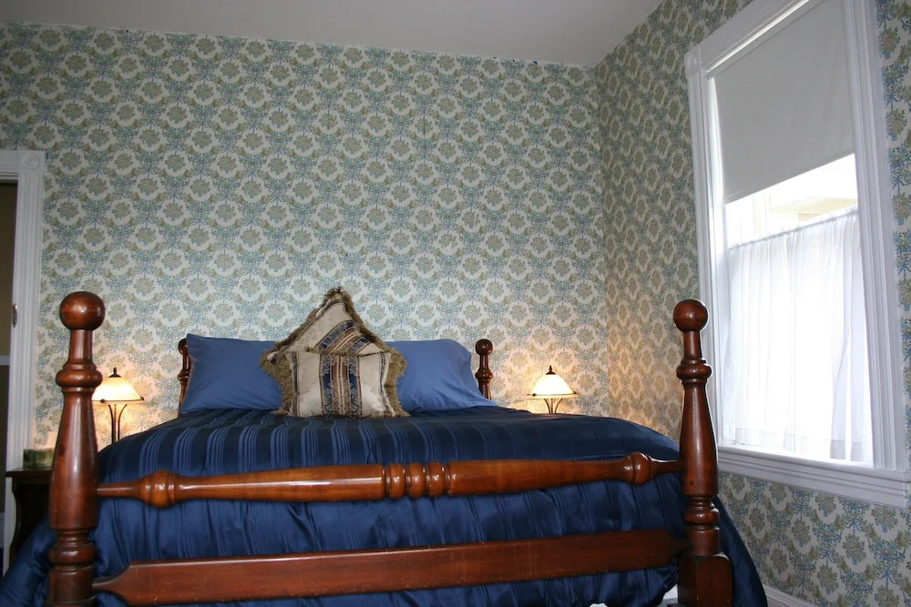Sackville Bed & Breakfast