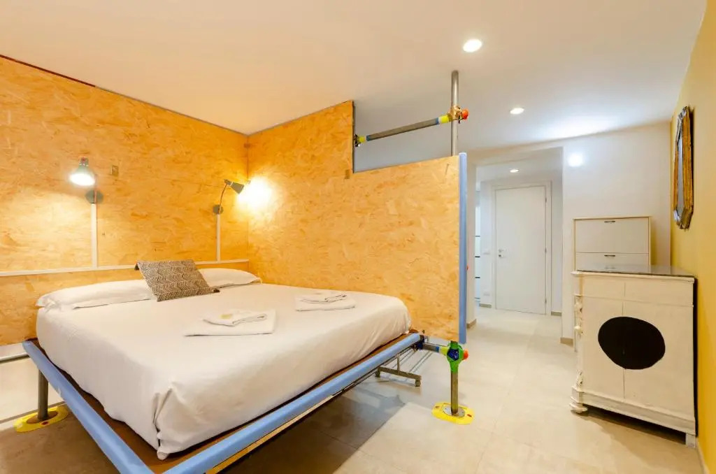 ALTIDO Vibrant Open-Plan Apt for 6 in Historic Centre
