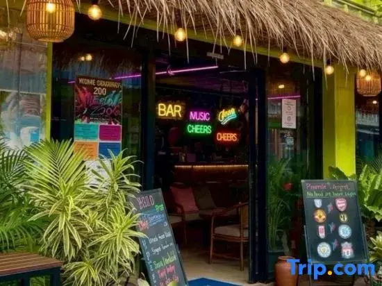 Discozoo BAR and HOSTEL