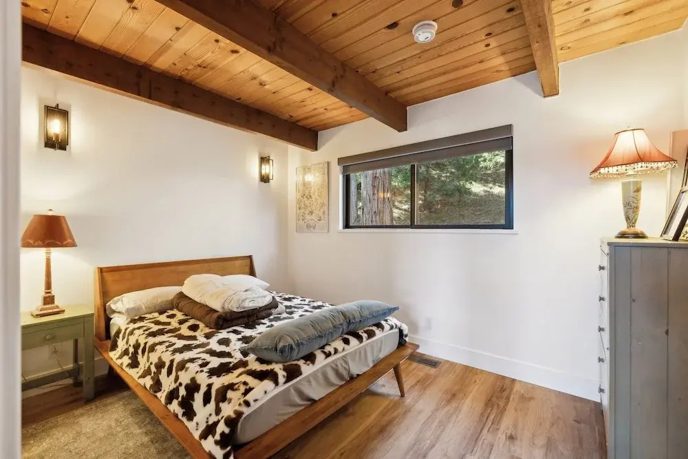 Golden Peak Cabin 3 Bedroom Home by Yosemite Region Resorts