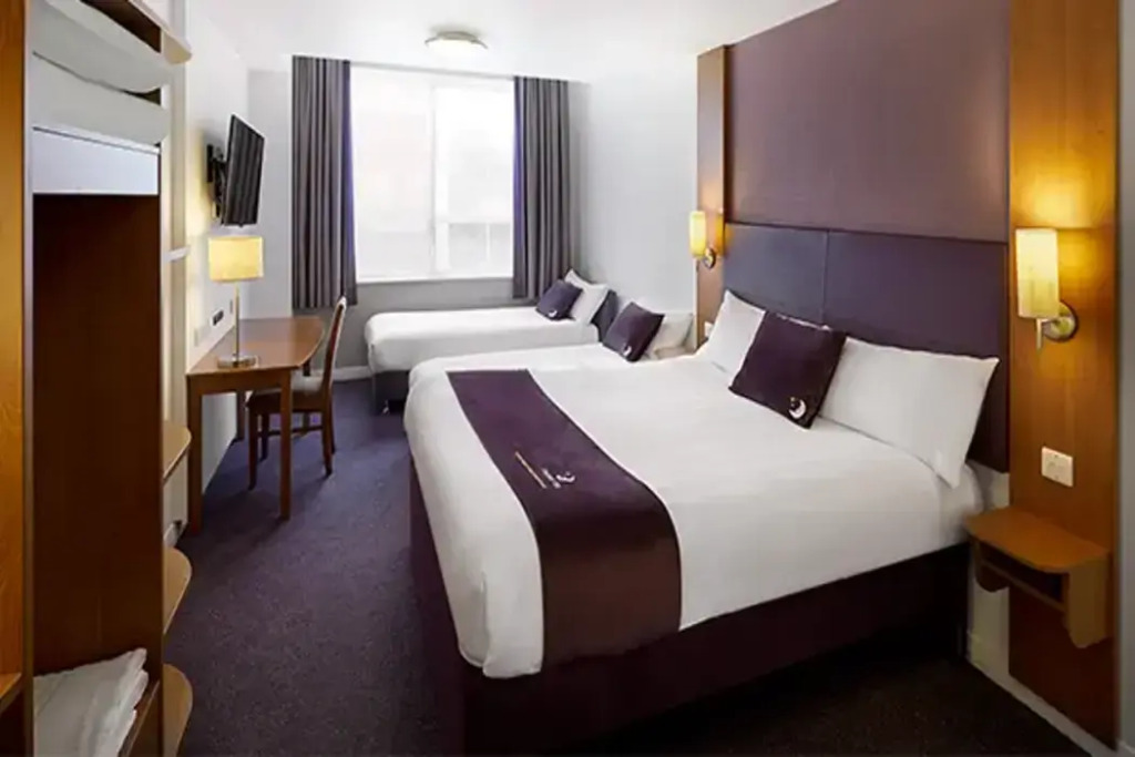 Premier Inn Glastonbury