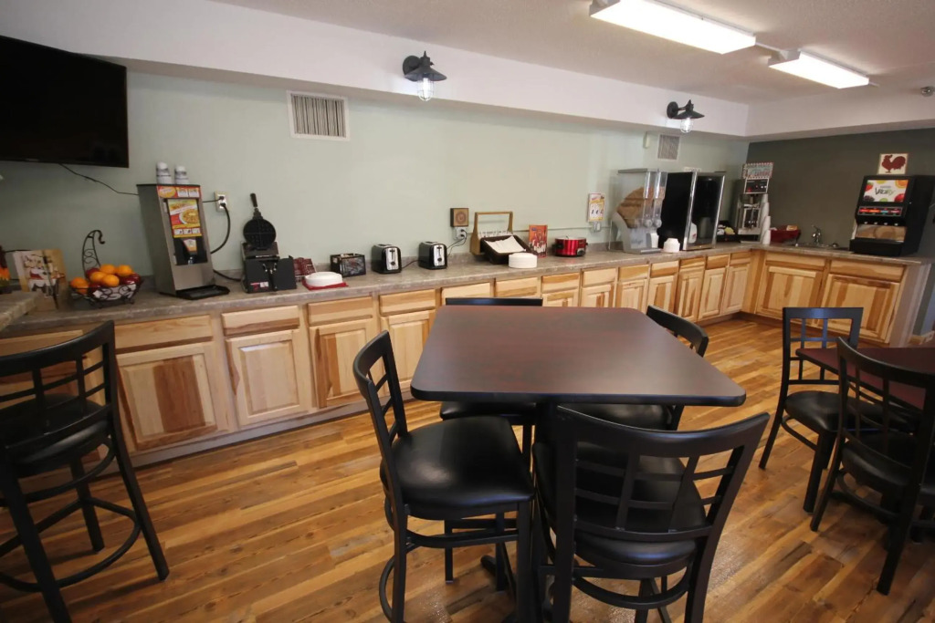 Blackstone Lodge and Suites