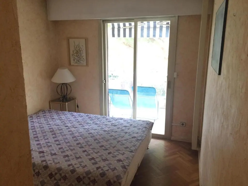Grand 2 pièces, résidence de standing à Juan-les-pins