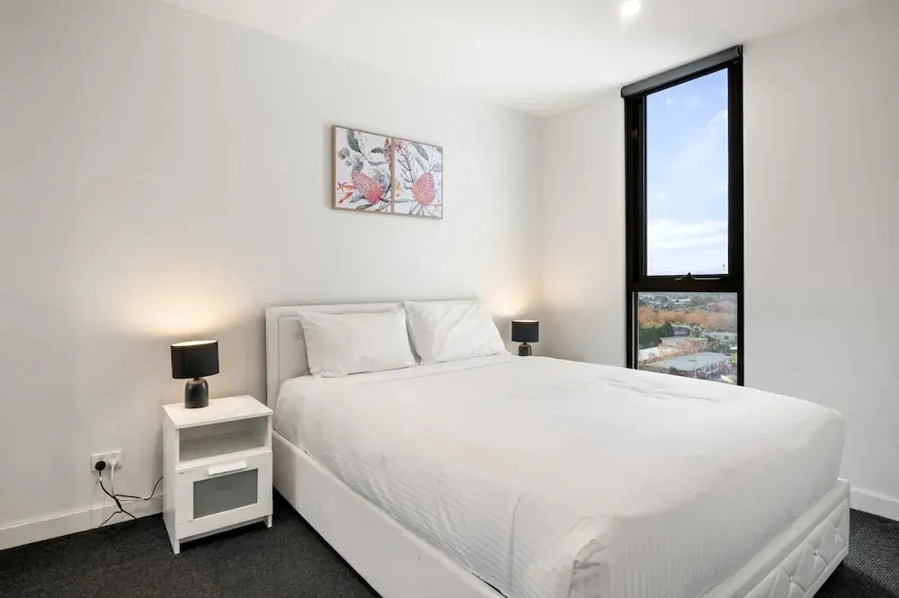 Bright 1-bed Apartment Near Beach and Cafes