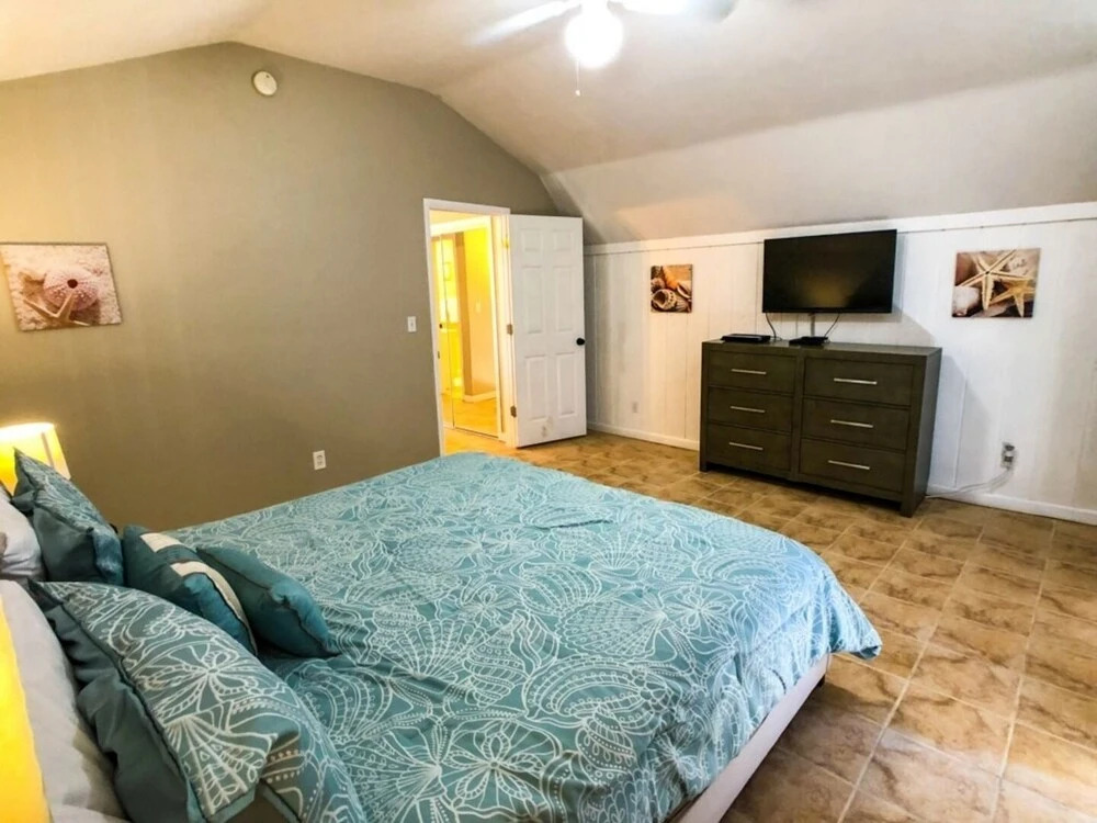 Beach Barn - 4 Bedroom Pet-friendly Home With Private Pool