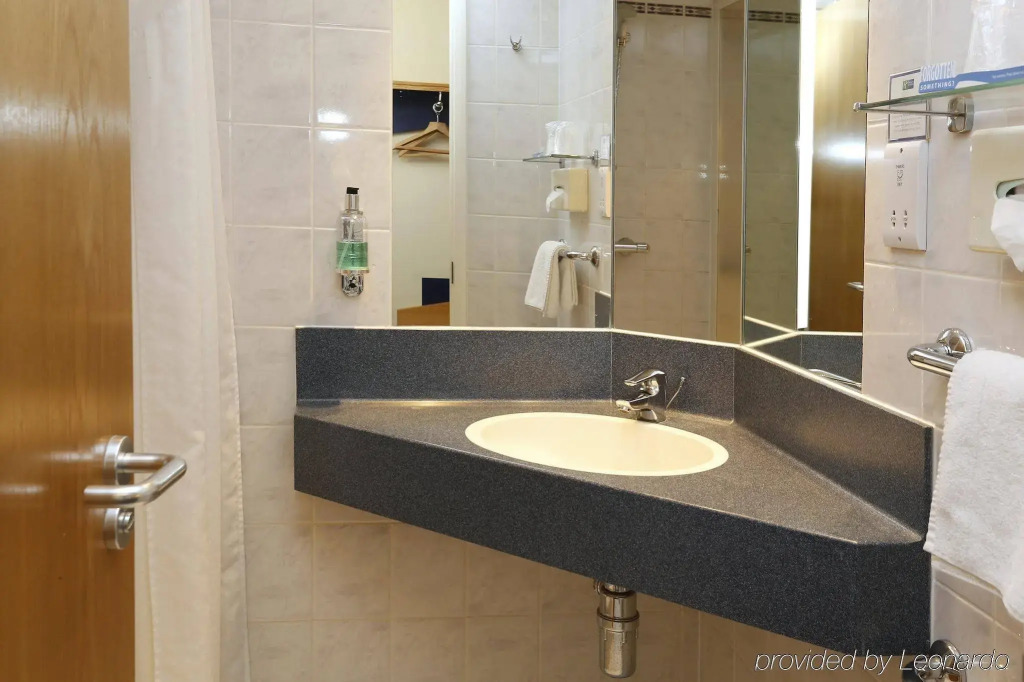 Holiday Inn Express Lichfield by IHG