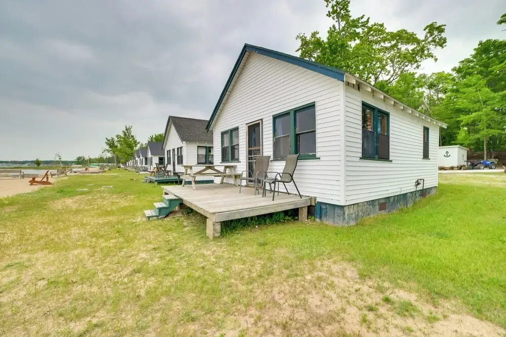 Complimentary Boat Rentals! Lake Huron Cabin