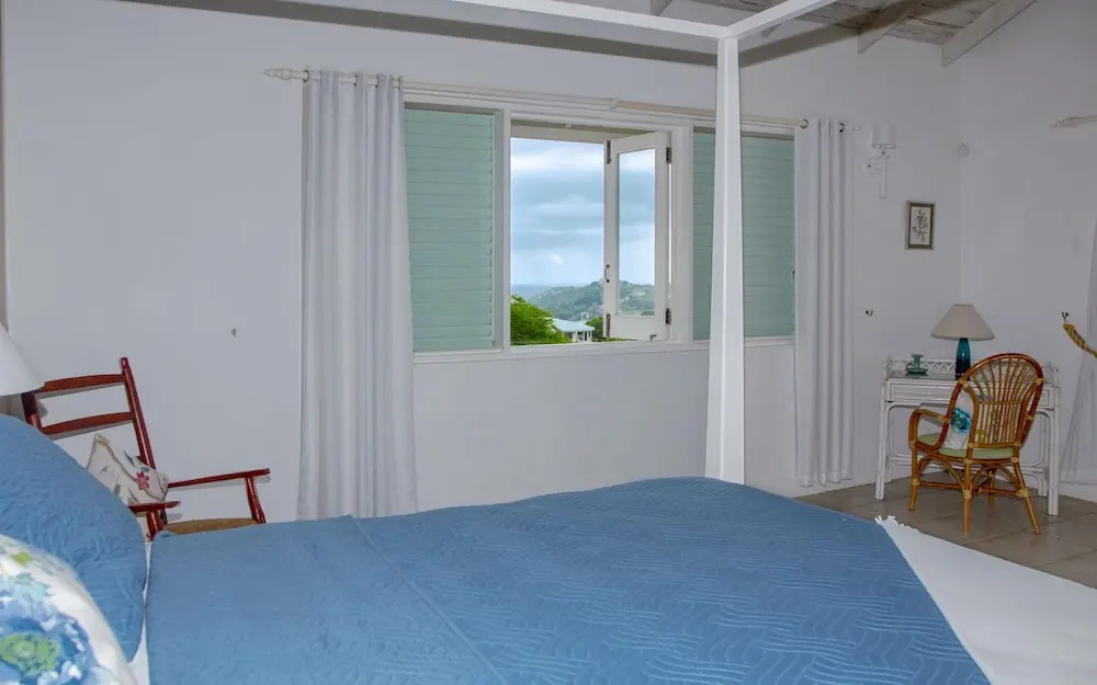 Zephyr Hill - 4 bedroom Villa with awe inspiring views 4 Villa by RedAwning