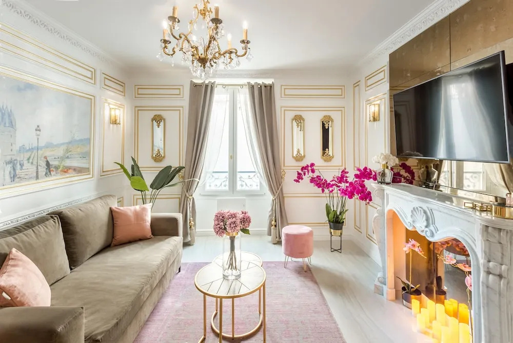 Luxury 2 Bedroom Apartment  Eiffel Tower