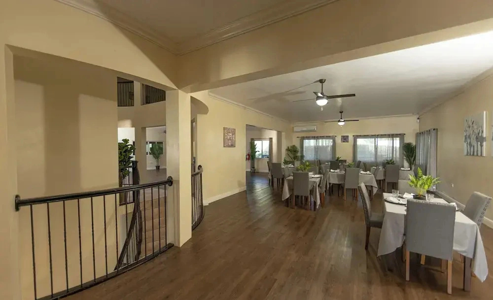 Majestic Heights Bed & Breakfast