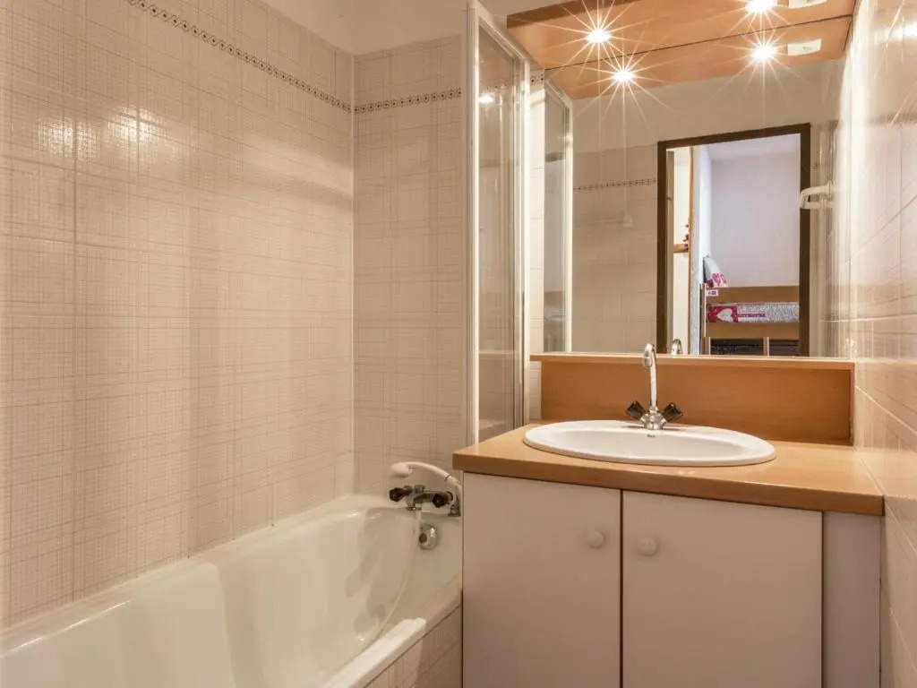 Studio cosy pour 4, proche pistes et commerces, animaux admis, parking inclus - FR-1-304-26