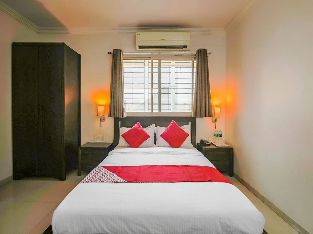 OYO 28178 Mega Inn