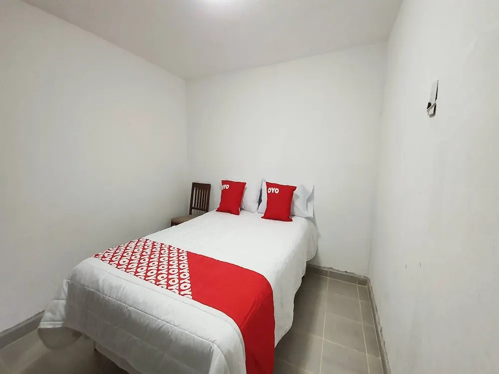 OYO Hotel Colonial