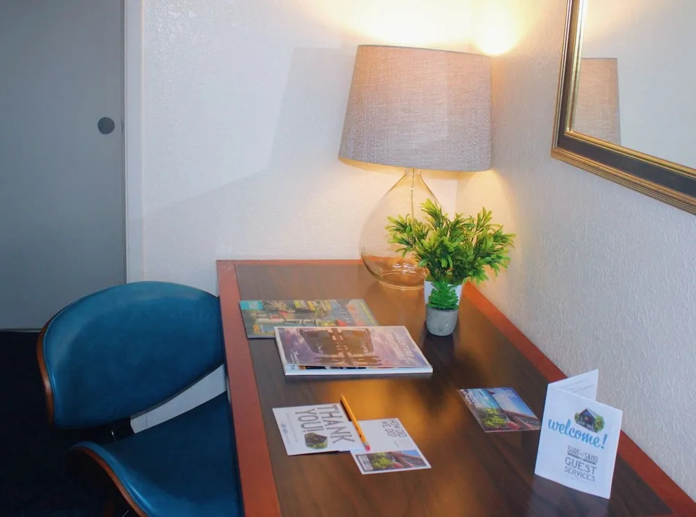 Surf & Sand Inn