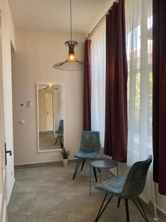 Theater Guesthouse with Parking