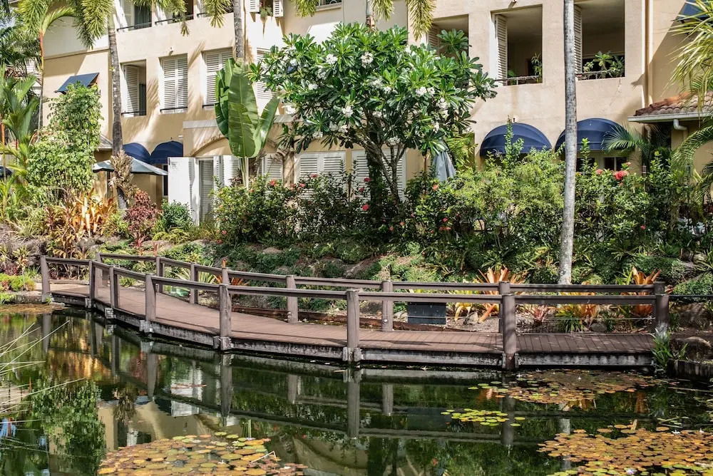 Lakeside Luxe Retreat - Pool View BBQ Spa Bath