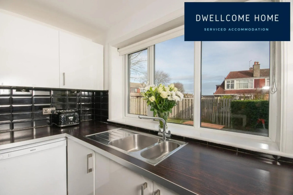 Find "DWELLCOME HOME Ltd" site for 10oo10 assurance from past guests FIVE DOUBLE Bedroom House with 6 beds, 1 King, 3 doubles, 1 small double, 1 single, 100Mbps broadband, drive parking for 2-3 vehicles, free street parking, Miles better than a hotel